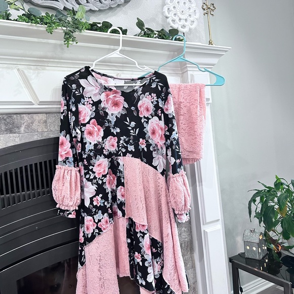 Floral Lace Panel Custom Top & skirt - Picture 2 of 2